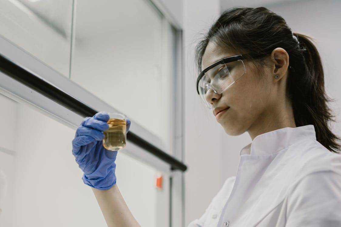 Third‑party auditor reviewing pool and spa chemicals at a Chinese plant