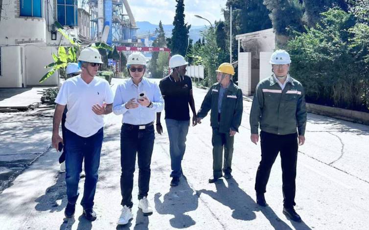 Australian mining chemicals facility manager reviewing successful chemical delivery and quality documentation from CAMACHEM bulk supply