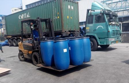 loading cargo for shipping